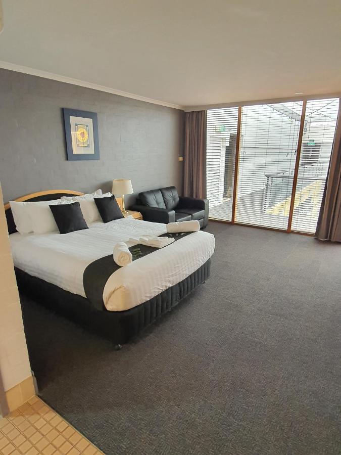 קווינביאן Capital Airport Motel מראה חיצוני תמונה
