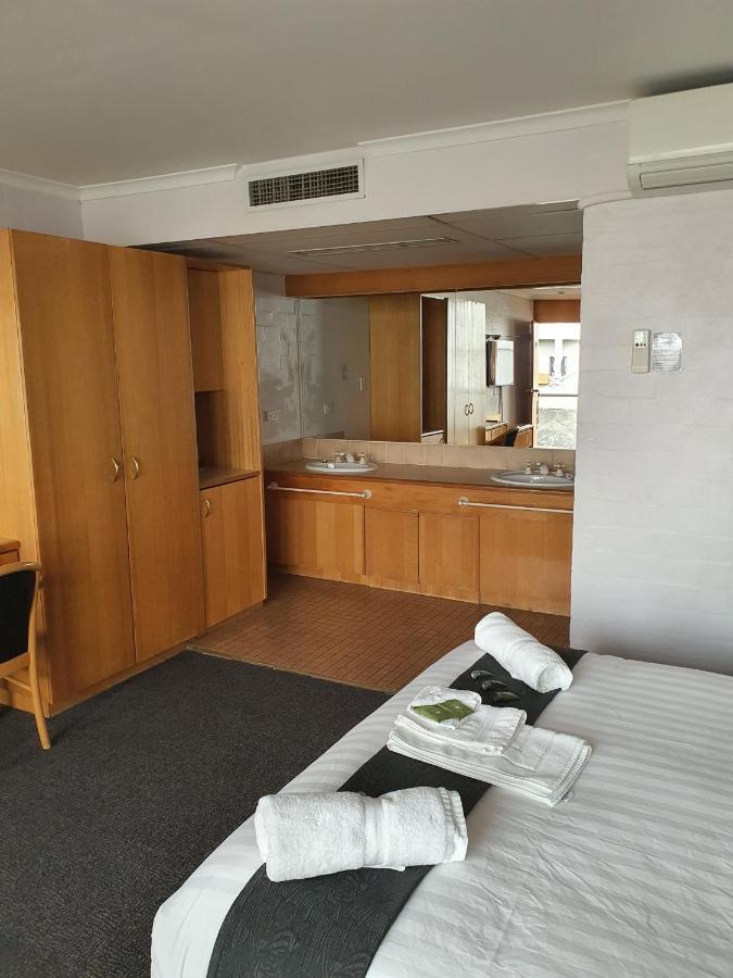 קווינביאן Capital Airport Motel מראה חיצוני תמונה
