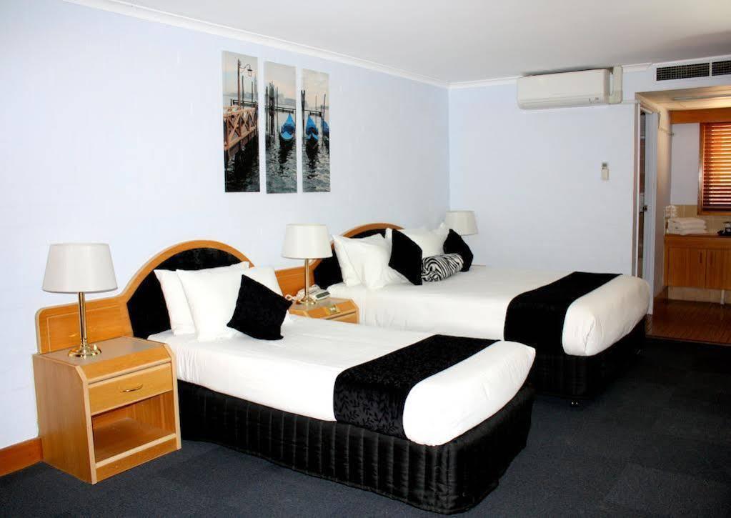 קווינביאן Capital Airport Motel מראה חיצוני תמונה