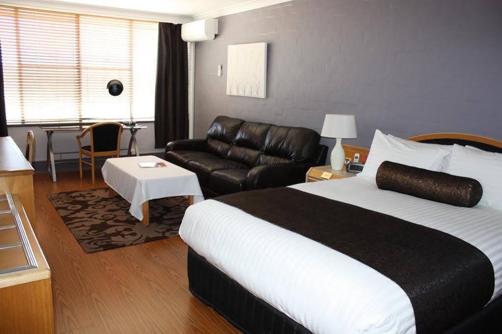 קווינביאן Capital Airport Motel מראה חיצוני תמונה