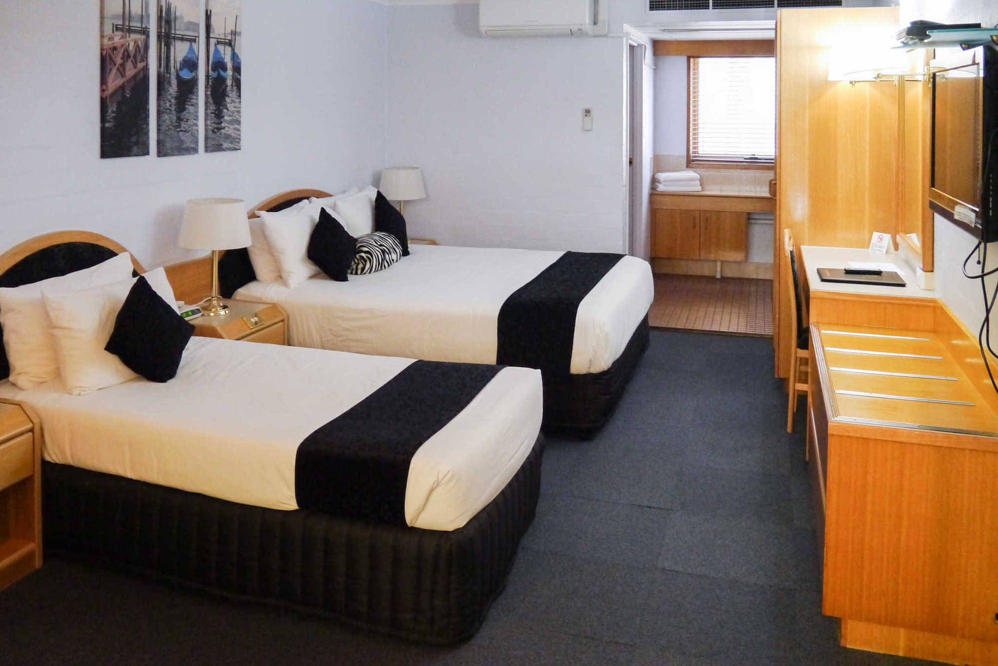 קווינביאן Capital Airport Motel חדר תמונה