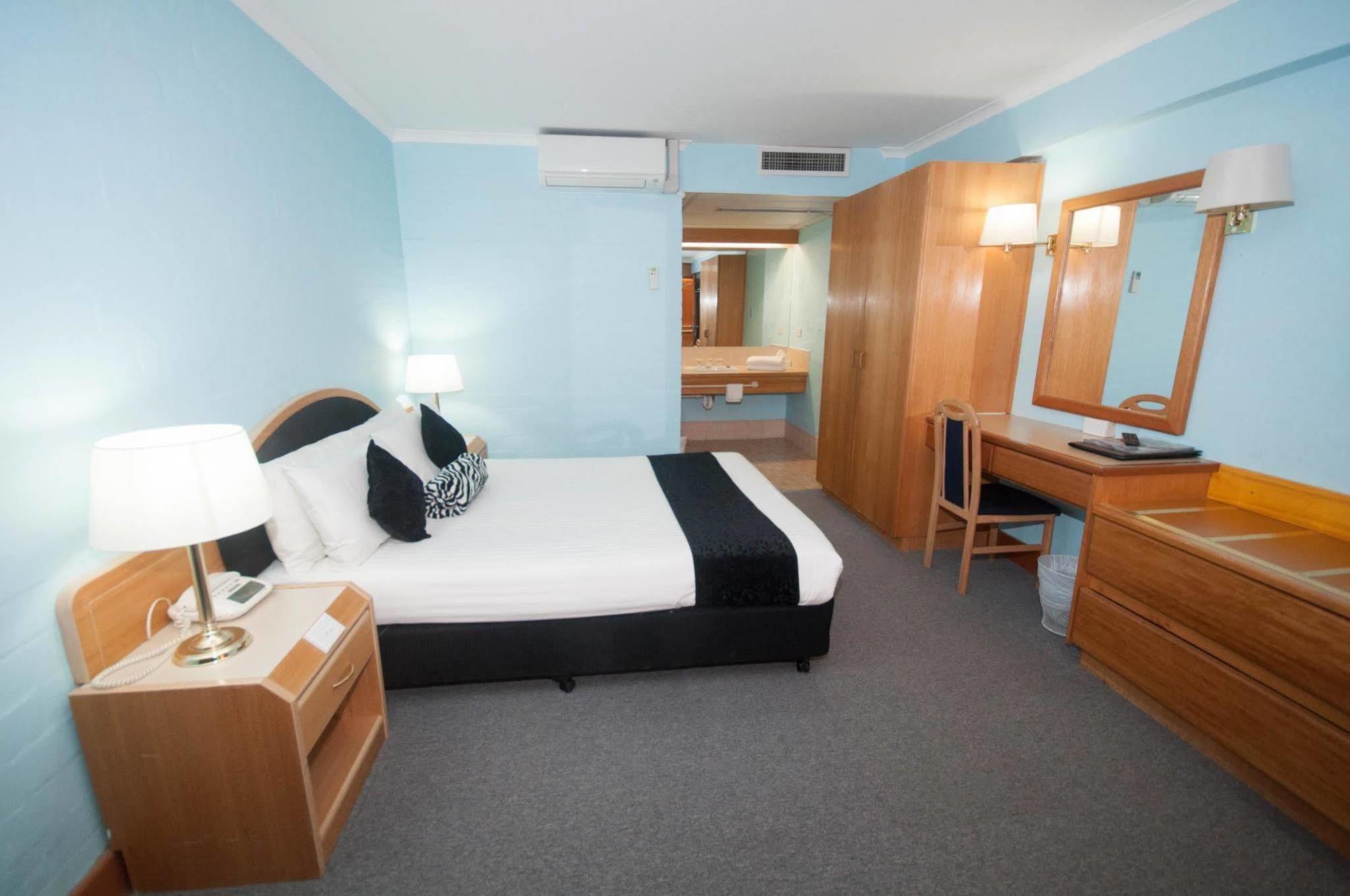 קווינביאן Capital Airport Motel מראה חיצוני תמונה